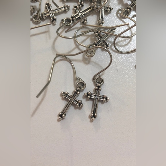 100 Pairs Wholesale Antique Silver￼ Cross Charm ￼￼Small Earrings. - Picture 6 of 12